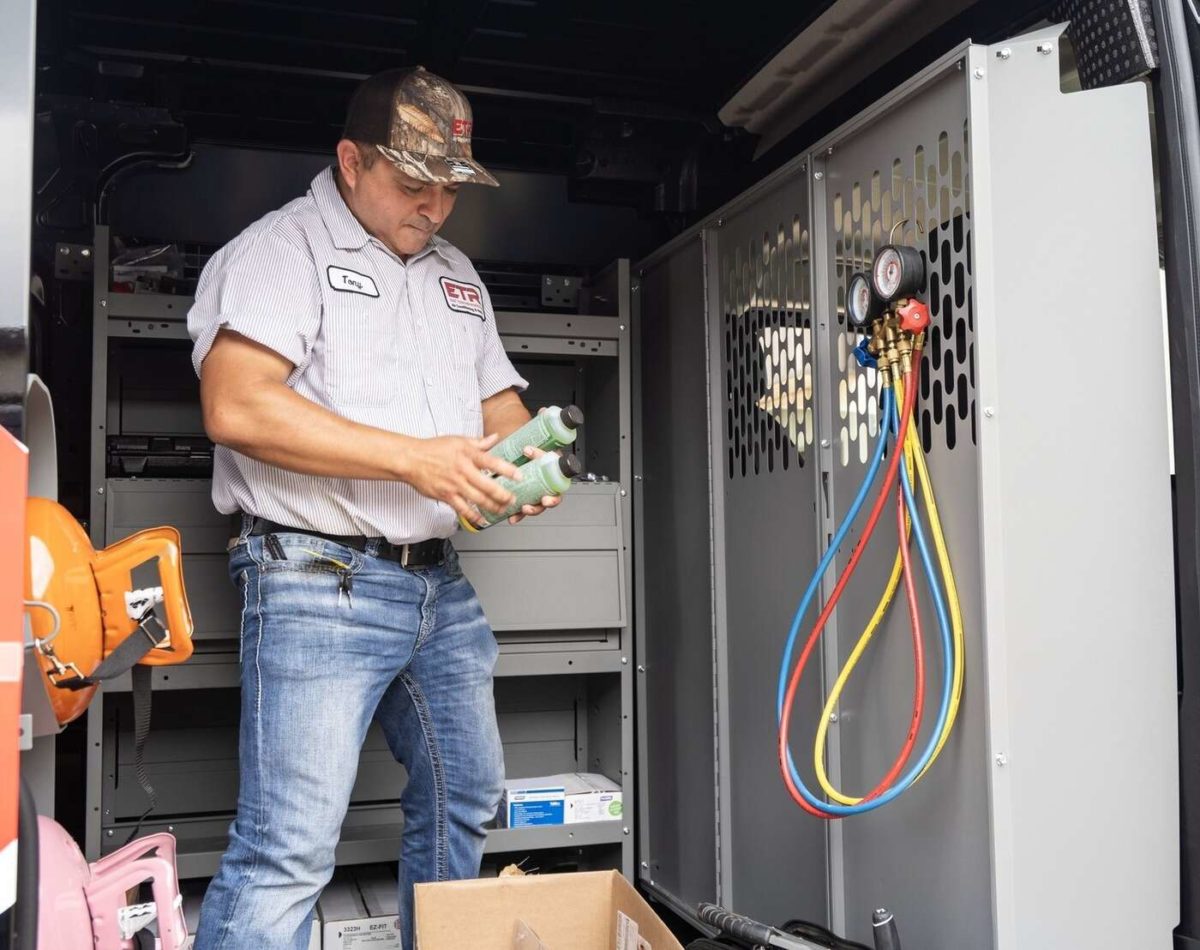 etr-service-technician etr service technician at work near gun barrel city